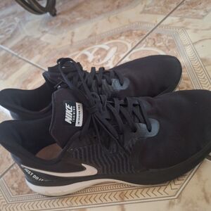 Nike Men's Black Athletic Shoes